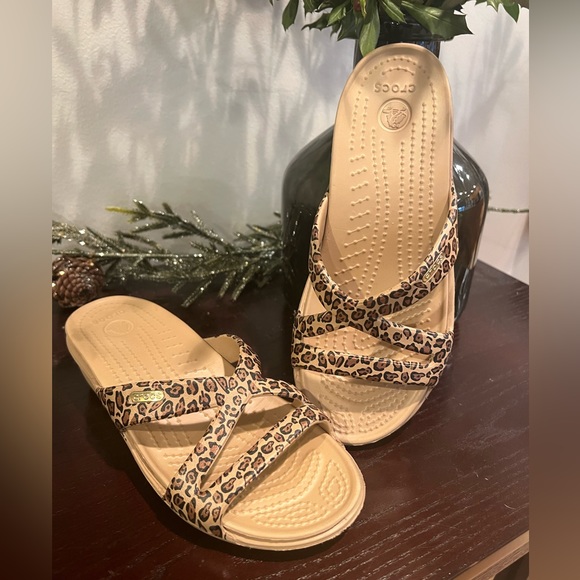 CROCS Shoes - CROCS Women's Patricia II Leopard Print Wedge Sandals Size 7